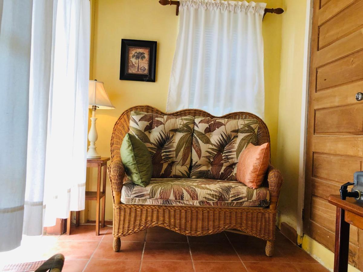 מאיה ביץ' Coral Cove Inn מראה חיצוני תמונה