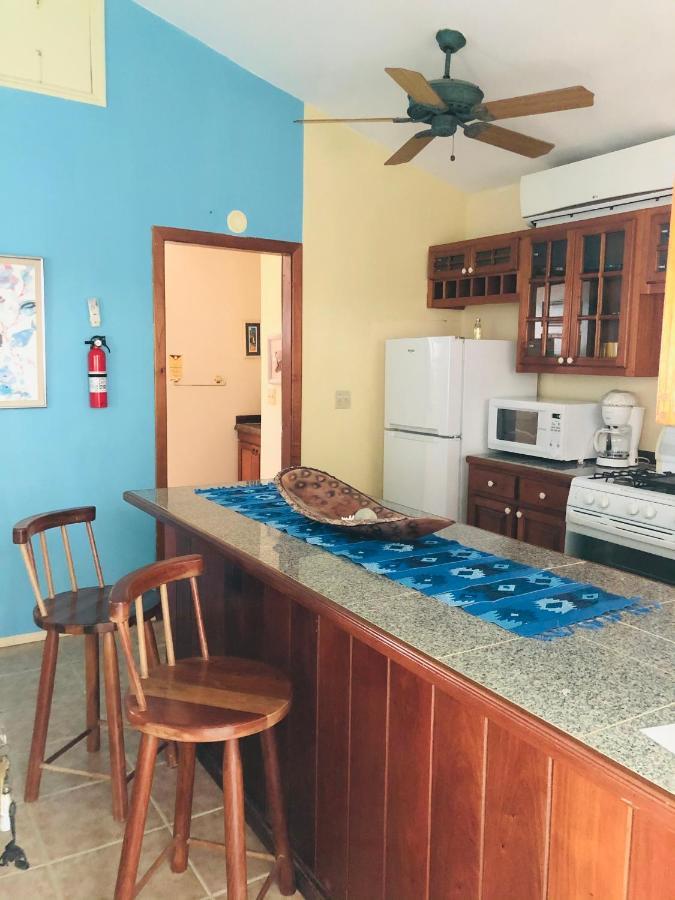 מאיה ביץ' Coral Cove Inn מראה חיצוני תמונה