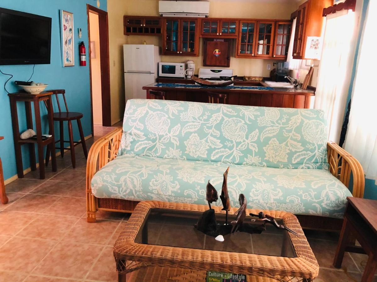 מאיה ביץ' Coral Cove Inn מראה חיצוני תמונה