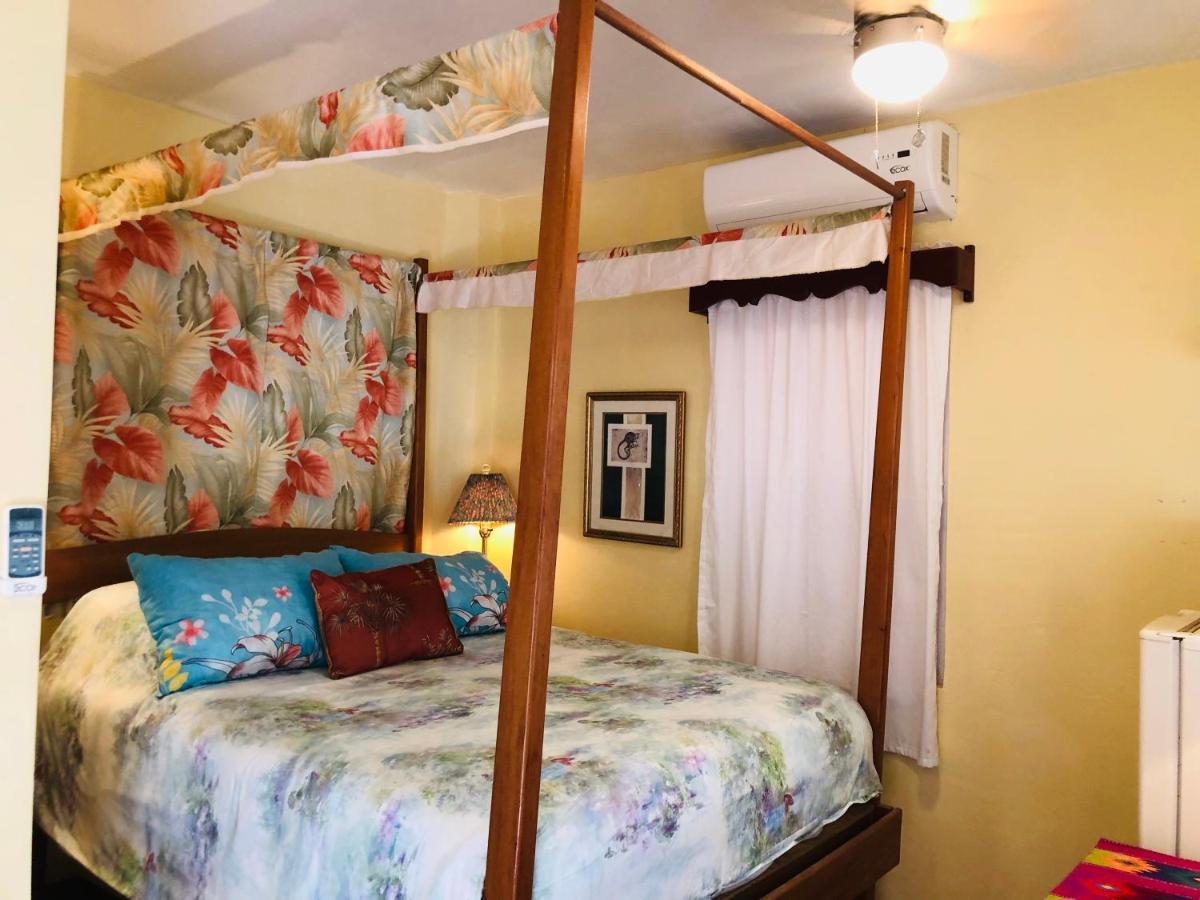 מאיה ביץ' Coral Cove Inn מראה חיצוני תמונה