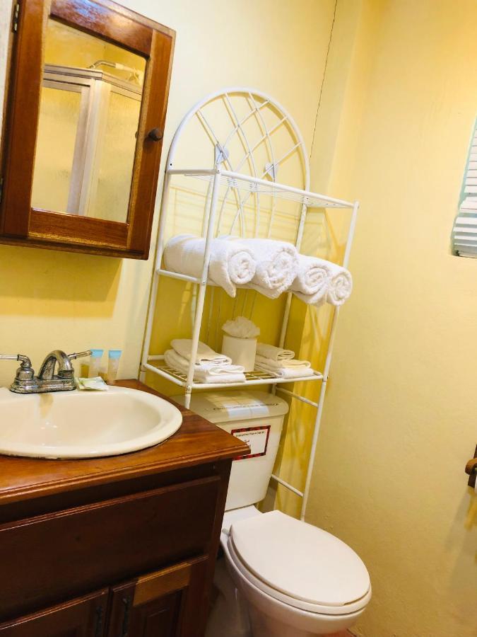 מאיה ביץ' Coral Cove Inn מראה חיצוני תמונה