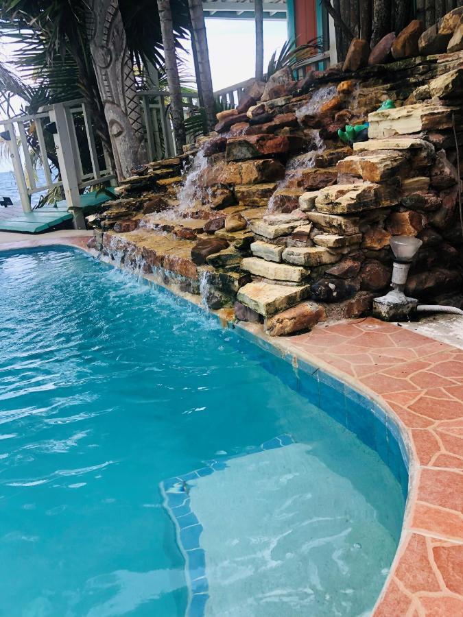 מאיה ביץ' Coral Cove Inn מראה חיצוני תמונה