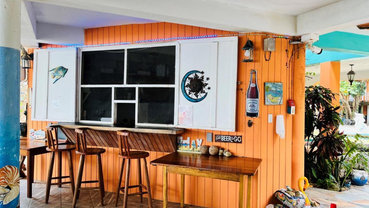 מאיה ביץ' Coral Cove Inn מראה חיצוני תמונה