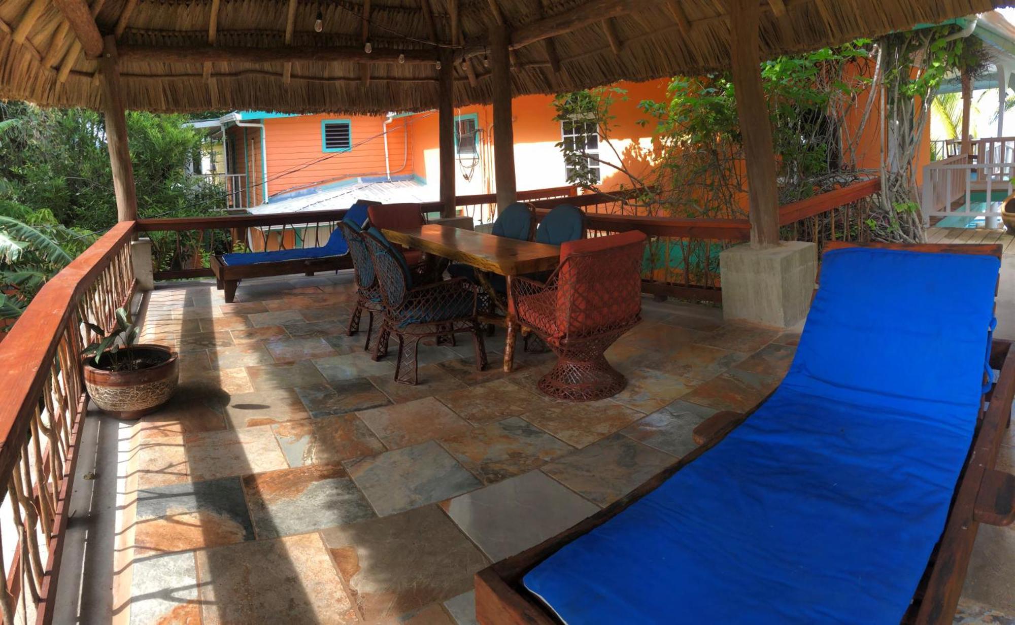 מאיה ביץ' Coral Cove Inn מראה חיצוני תמונה